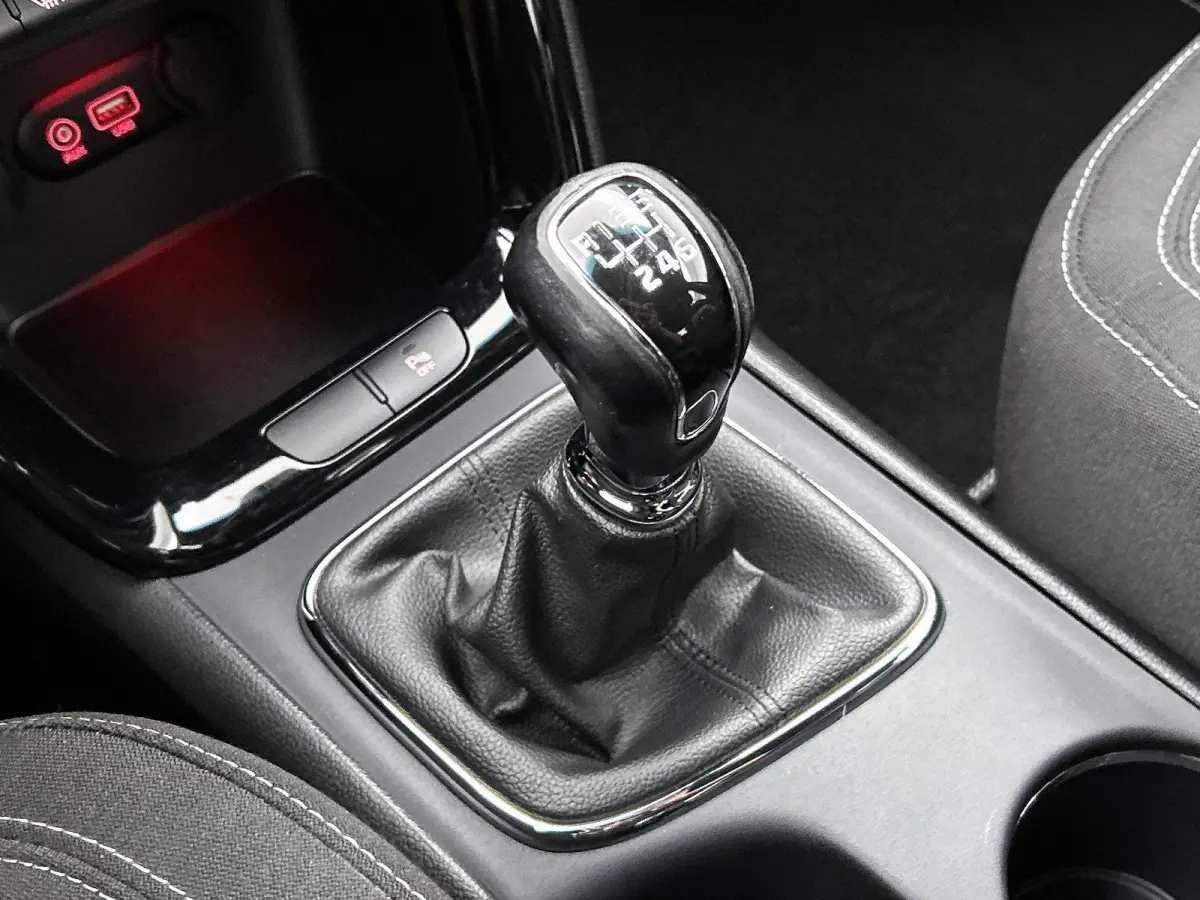cee'd 1.0 T-GDi GT-Line | Keyless | Parkeer sensoren | Stoel/Stuur verwarming | Navigatie | Camera | Cruise control | Climate control | DAB |