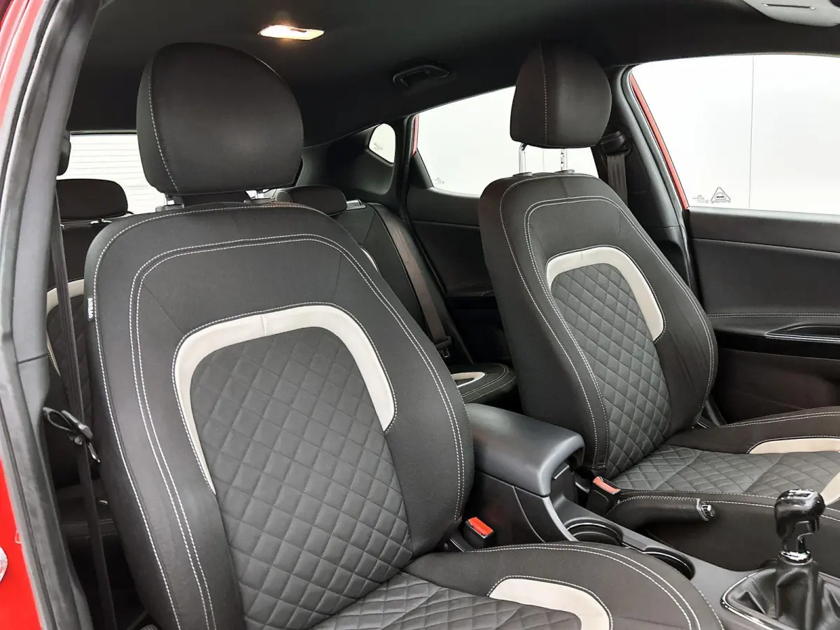 cee'd 1.0 T-GDi GT-Line | Keyless | Parkeer sensoren | Stoel/Stuur verwarming | Navigatie | Camera | Cruise control | Climate control | DAB |