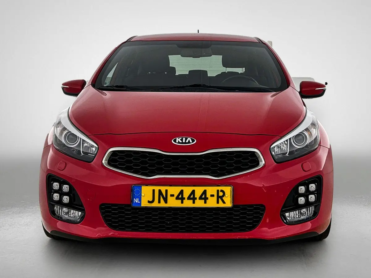 cee'd 1.0 T-GDi GT-Line | Keyless | Parkeer sensoren | Stoel/Stuur verwarming | Navigatie | Camera | Cruise control | Climate control | DAB |