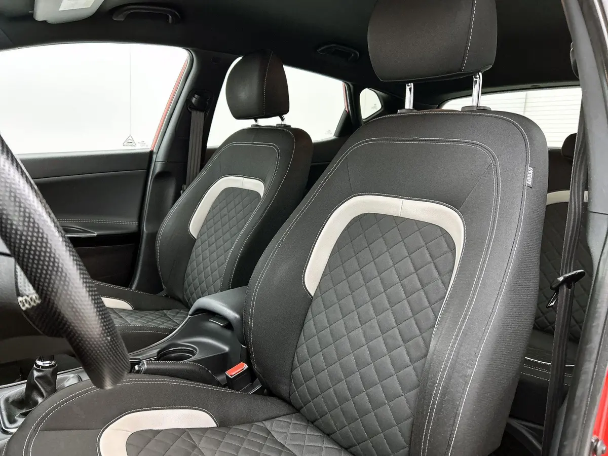 cee'd 1.0 T-GDi GT-Line | Keyless | Parkeer sensoren | Stoel/Stuur verwarming | Navigatie | Camera | Cruise control | Climate control | DAB |
