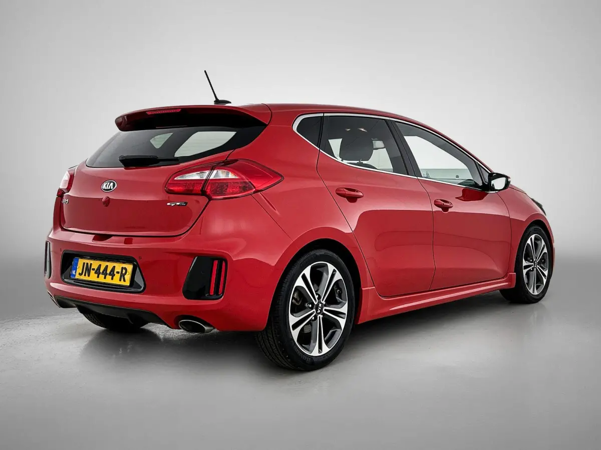 cee'd 1.0 T-GDi GT-Line | Keyless | Parkeer sensoren | Stoel/Stuur verwarming | Navigatie | Camera | Cruise control | Climate control | DAB |