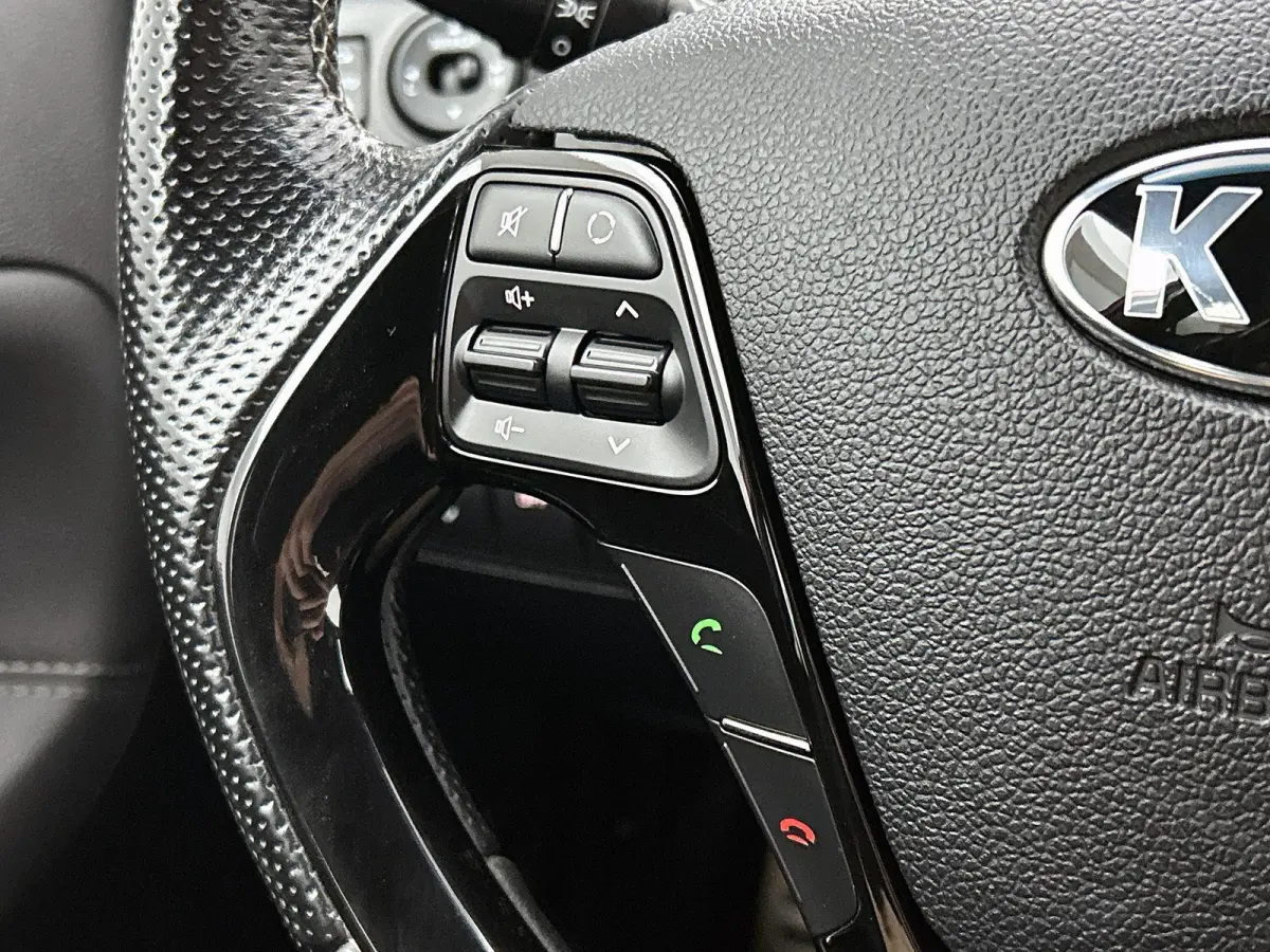 cee'd 1.0 T-GDi GT-Line | Keyless | Parkeer sensoren | Stoel/Stuur verwarming | Navigatie | Camera | Cruise control | Climate control | DAB |