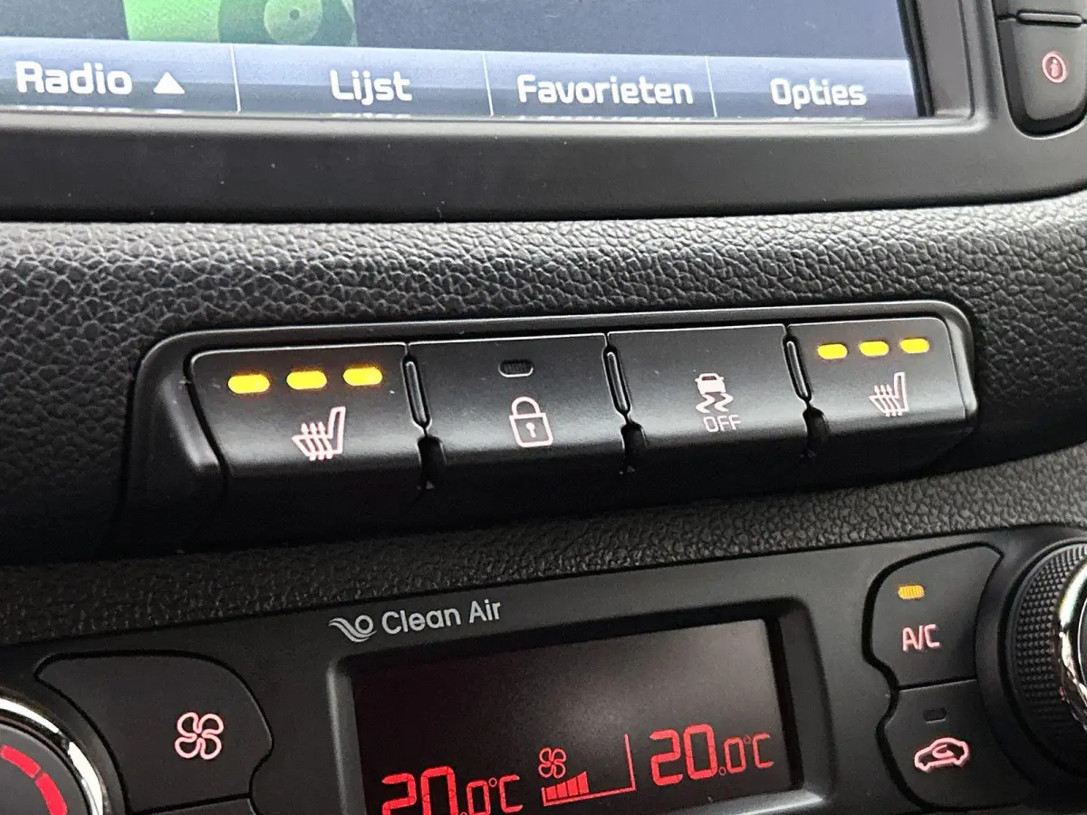 cee'd 1.0 T-GDi GT-Line | Keyless | Parkeer sensoren | Stoel/Stuur verwarming | Navigatie | Camera | Cruise control | Climate control | DAB |