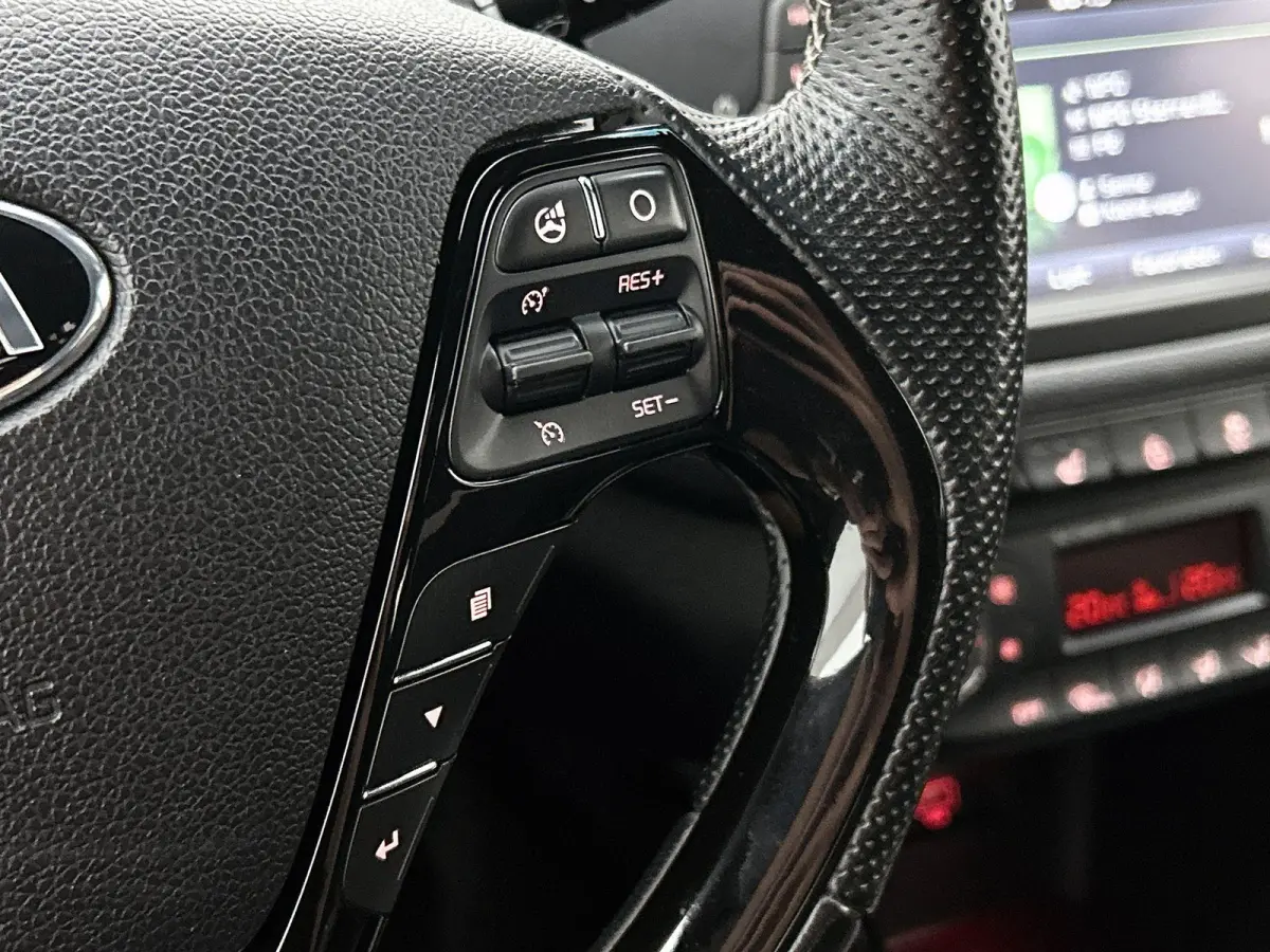 cee'd 1.0 T-GDi GT-Line | Keyless | Parkeer sensoren | Stoel/Stuur verwarming | Navigatie | Camera | Cruise control | Climate control | DAB |