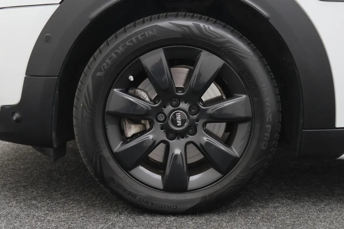 1.5 Cooper ALL4 Plug-in Hybrid JCW-Pakket, Climate, Stoelverwarming, LED, Cruise, Navigatie, 17"