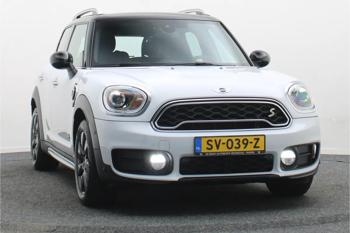 1.5 Cooper ALL4 Plug-in Hybrid JCW-Pakket, Climate, Stoelverwarming, LED, Cruise, Navigatie, 17"