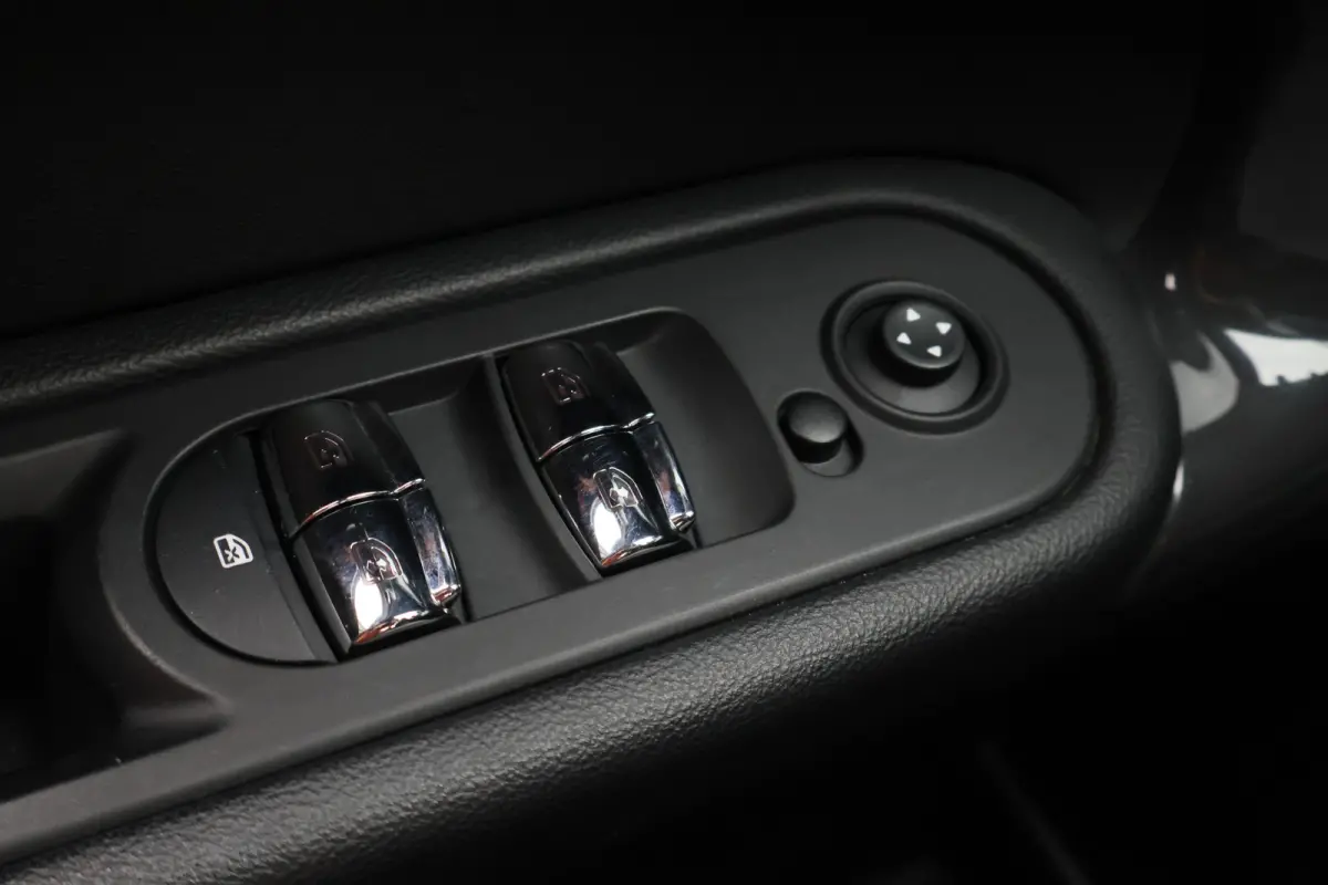 1.5 Cooper ALL4 Plug-in Hybrid JCW-Pakket, Climate, Stoelverwarming, LED, Cruise, Navigatie, 17"