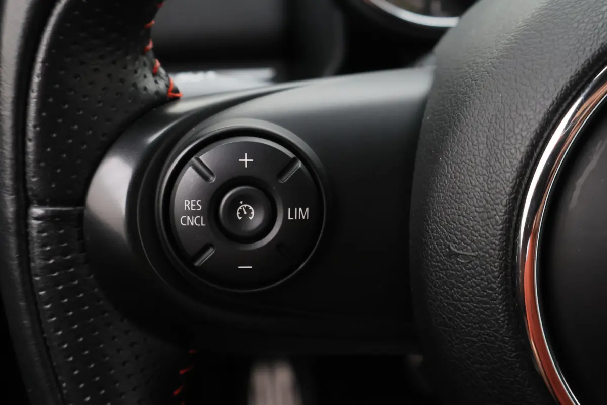 1.5 Cooper ALL4 Plug-in Hybrid JCW-Pakket, Climate, Stoelverwarming, LED, Cruise, Navigatie, 17"