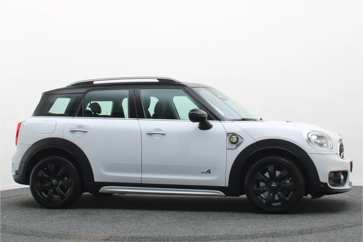 1.5 Cooper ALL4 Plug-in Hybrid JCW-Pakket, Climate, Stoelverwarming, LED, Cruise, Navigatie, 17"