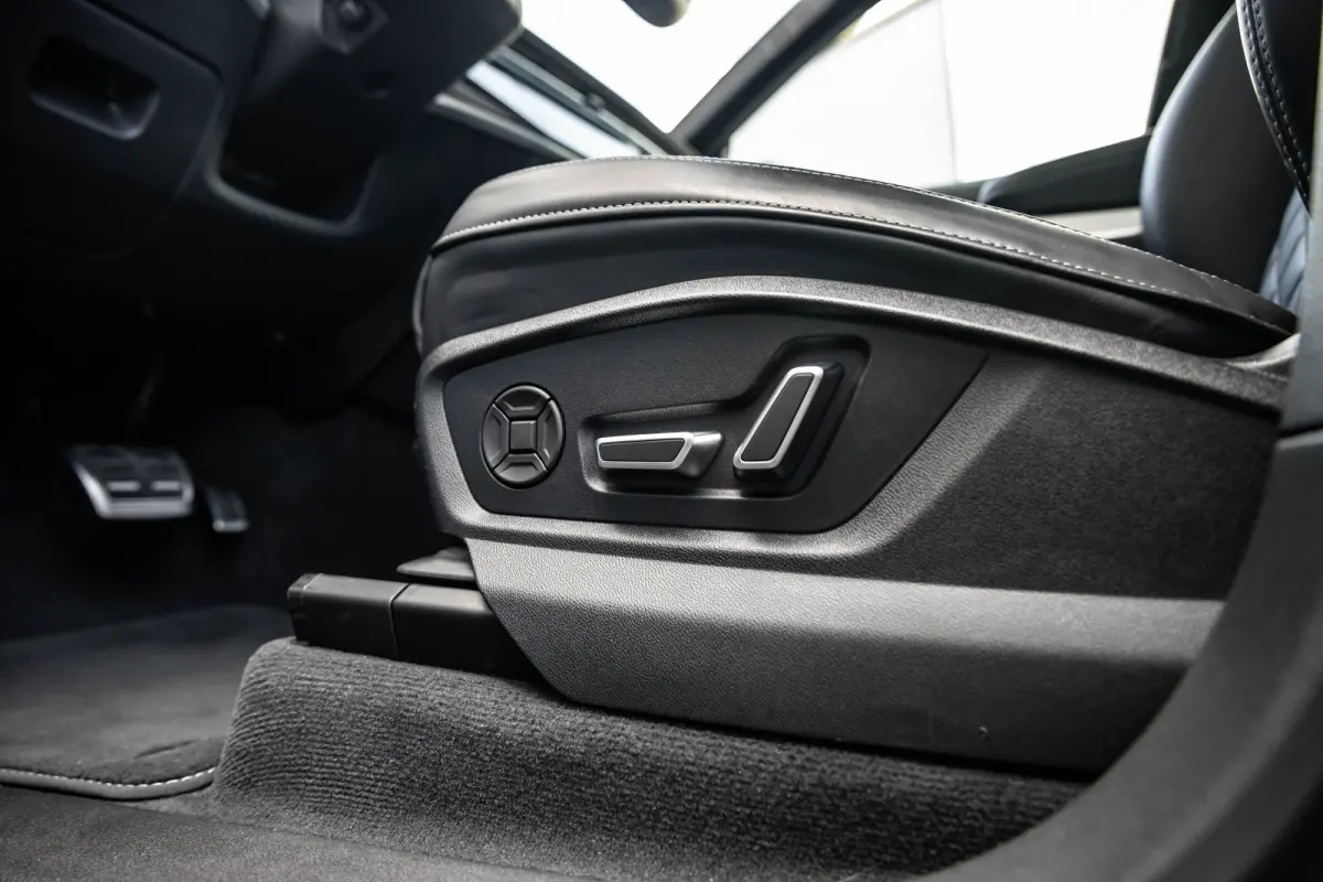 55 TFSI e quattro Pro Line Advanced| Panoramadak | Nachtzichtassistent | B&O | Vierwielbesturing | HUD | | Panoramadak | Nachtzichtassistent | B&O | Vierwielbesturing | HUD |