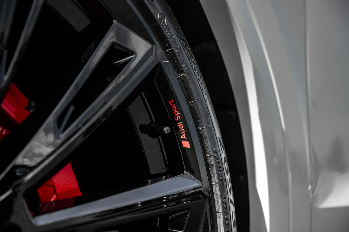 55 TFSI e quattro Pro Line Advanced| Panoramadak | Nachtzichtassistent | B&O | Vierwielbesturing | HUD | | Panoramadak | Nachtzichtassistent | B&O | Vierwielbesturing | HUD |