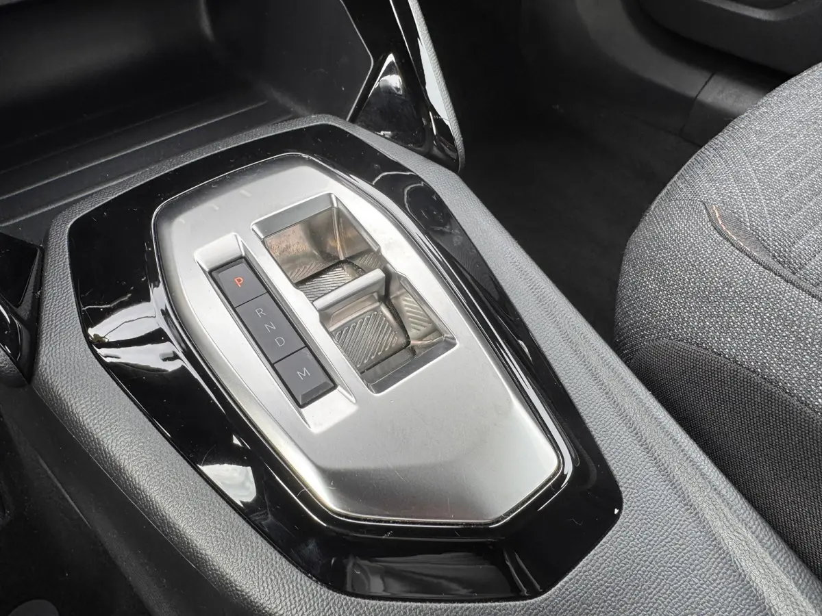 1.2 Hybrid 136PK Style Automaat | Draadloze Apple Carplay / Android Auto | Dab Ontvanger | Cruise Control | | Bluetooth telefoonvoorbereiding | Bots waarschuwing systeem | Elektronisch Stabi