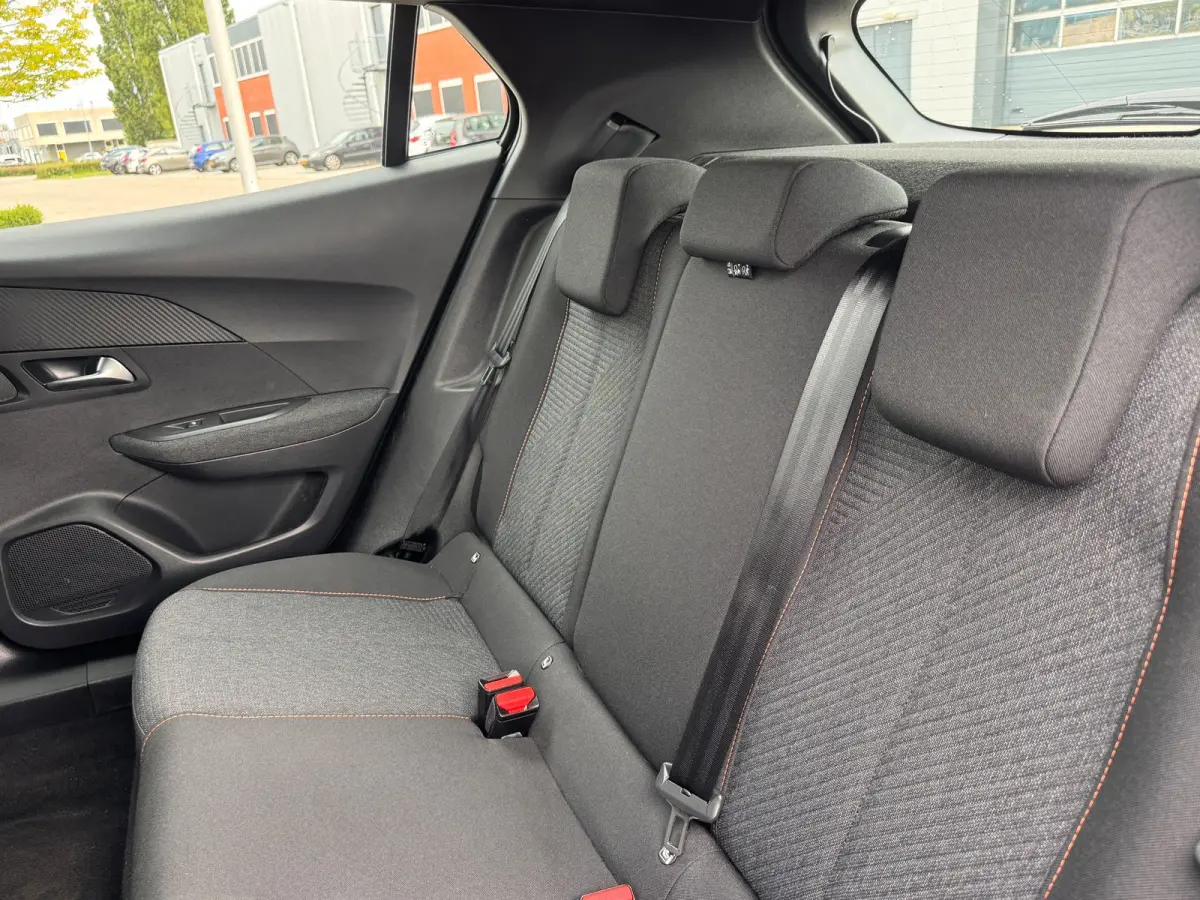 1.2 Hybrid 136PK Style Automaat | Draadloze Apple Carplay / Android Auto | Dab Ontvanger | Cruise Control | | Bluetooth telefoonvoorbereiding | Bots waarschuwing systeem | Elektronisch Stabi