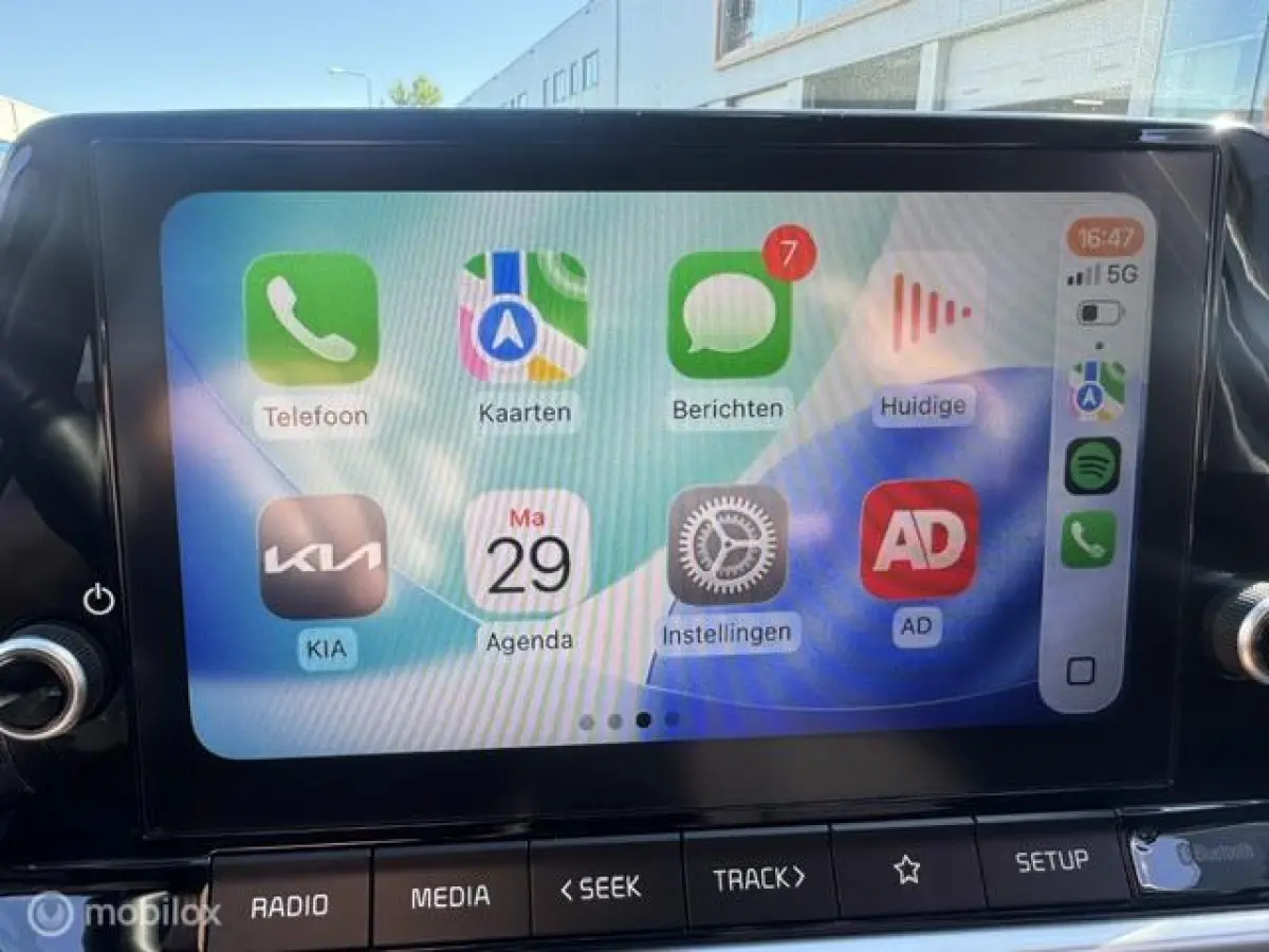 1.0 DPi Dynamic Edition - Stoel & Stuurverwarming, Navigatie via Carplay, Camera achter, Airco, Electr ramen en spiegels, Deurvergr. met afst.diening, Priveglas, Sport Velgen