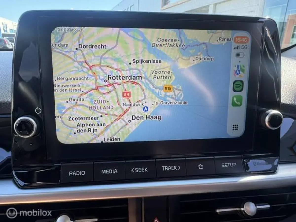 1.0 DPi Dynamic Edition - Stoel & Stuurverwarming, Navigatie via Carplay, Camera achter, Airco, Electr ramen en spiegels, Deurvergr. met afst.diening, Priveglas, Sport Velgen