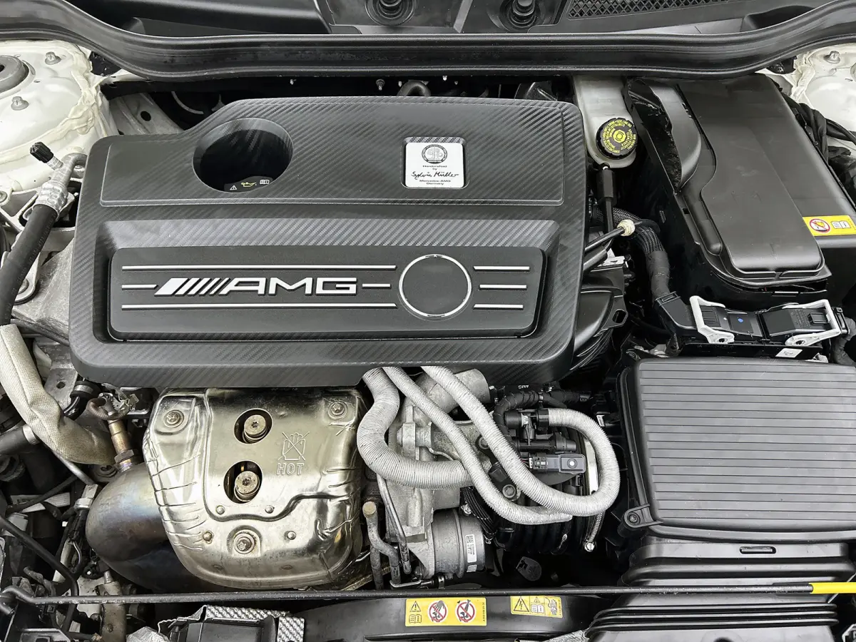 AMG 45 4MATIC FACE-LIFT(Perfect OnderH, Panoramadak, Carplay, StoelV, Clima, Navi Groot, PDC V+A, Etc)