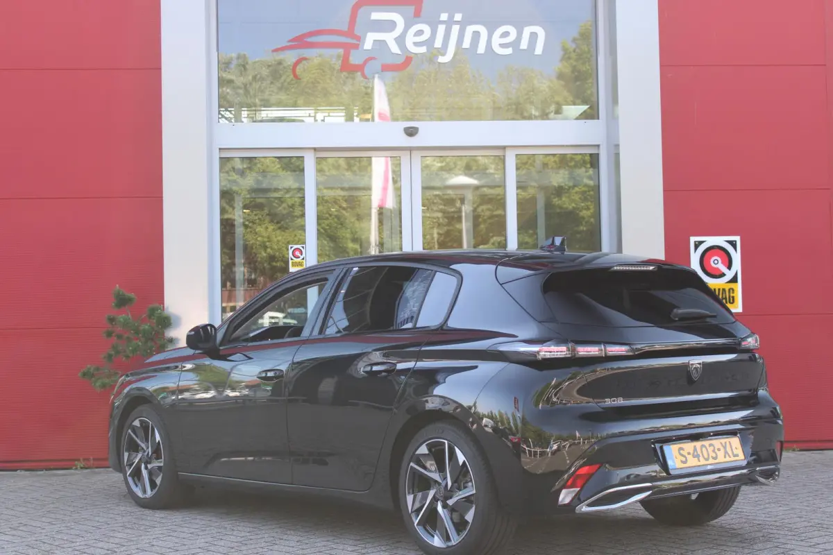 1.2 130PK AUTOMAAT ALLURE PACK BUSINESS | NAVIGATIE | DRAADLOZE APPLE CARPLAY/ANDROID AUTO | ACHTERUITRIJ CAMERA | KEYLESS ENTRY/START | LICHTMETALEN VELGEN 17" | DAB+ RADIO | ADAPTIVE CRUIS