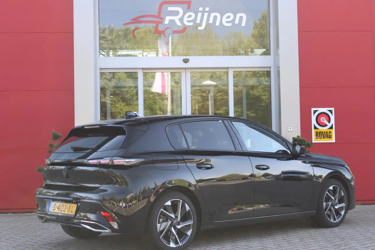 1.2 130PK AUTOMAAT ALLURE PACK BUSINESS | NAVIGATIE | DRAADLOZE APPLE CARPLAY/ANDROID AUTO | ACHTERUITRIJ CAMERA | KEYLESS ENTRY/START | LICHTMETALEN VELGEN 17" | DAB+ RADIO | ADAPTIVE CRUIS