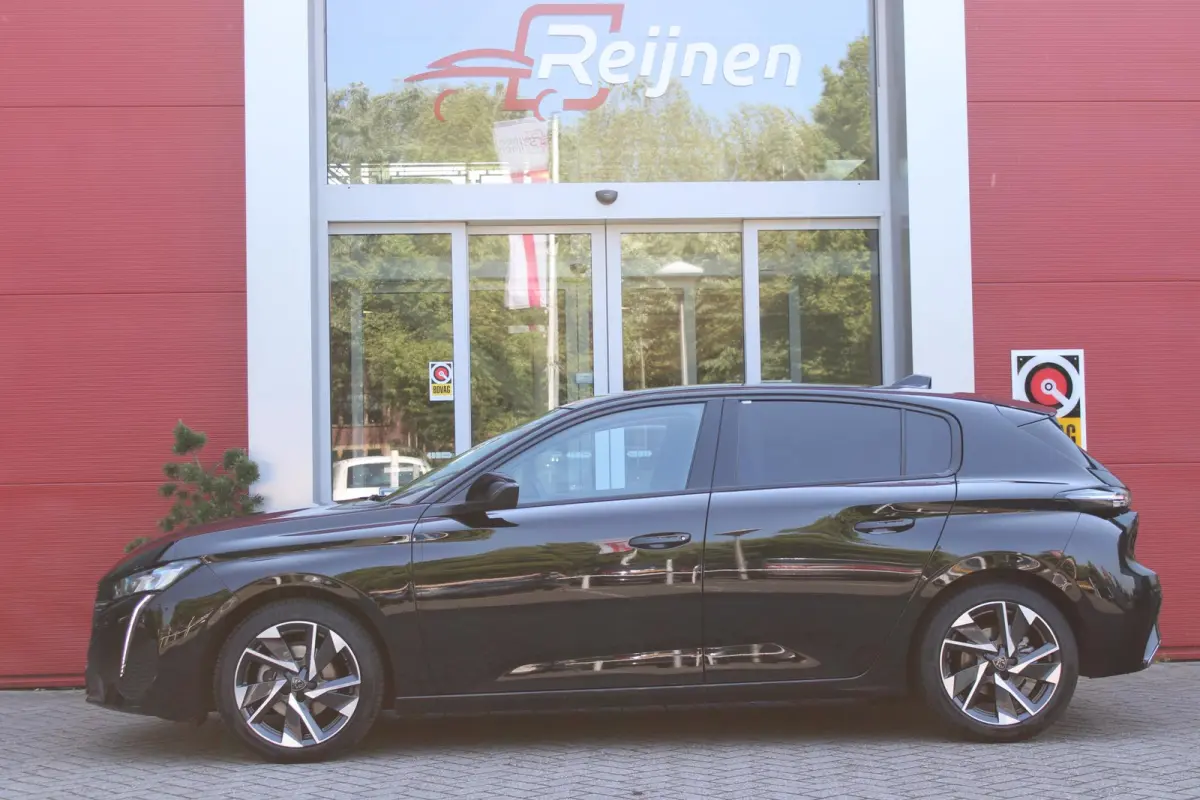 1.2 130PK AUTOMAAT ALLURE PACK BUSINESS | NAVIGATIE | DRAADLOZE APPLE CARPLAY/ANDROID AUTO | ACHTERUITRIJ CAMERA | KEYLESS ENTRY/START | LICHTMETALEN VELGEN 17" | DAB+ RADIO | ADAPTIVE CRUIS