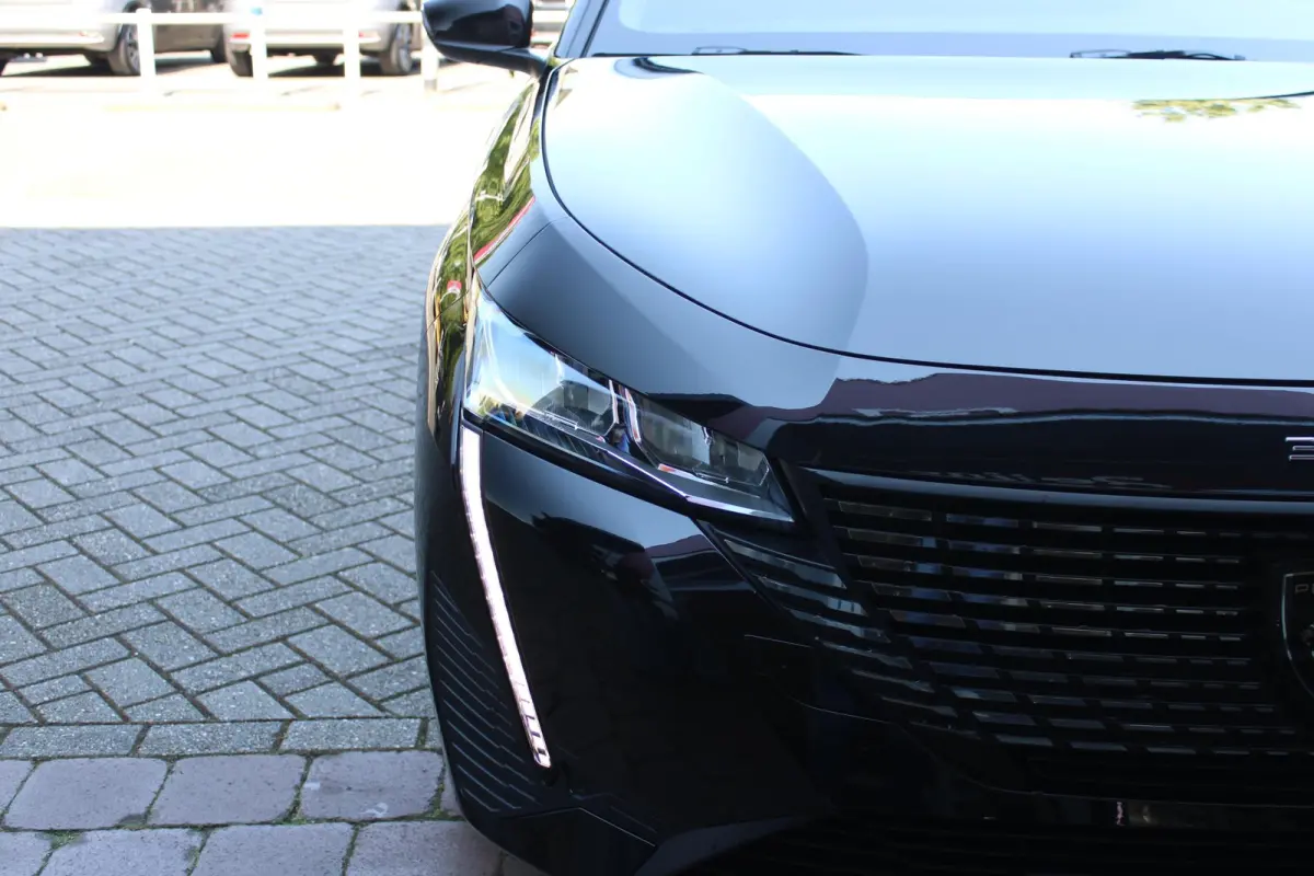 1.2 130PK AUTOMAAT ALLURE PACK BUSINESS | NAVIGATIE | DRAADLOZE APPLE CARPLAY/ANDROID AUTO | ACHTERUITRIJ CAMERA | KEYLESS ENTRY/START | LICHTMETALEN VELGEN 17" | DAB+ RADIO | ADAPTIVE CRUIS
