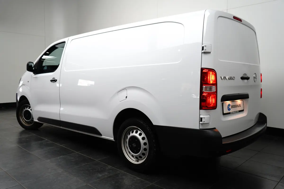 gesloten Bestelwagen Basis L (L3) AUTOMAAT - BETIMMERING - NAVI BY APP