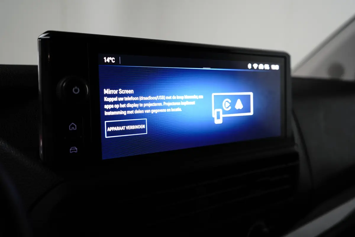 gesloten Bestelwagen Basis L (L3) AUTOMAAT - BETIMMERING - NAVI BY APP