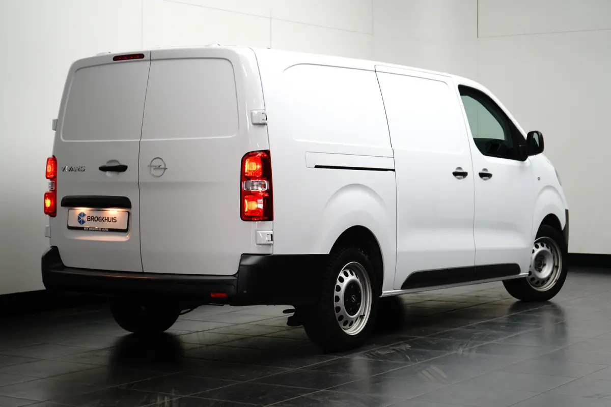 gesloten Bestelwagen Basis L (L3) AUTOMAAT - BETIMMERING - NAVI BY APP