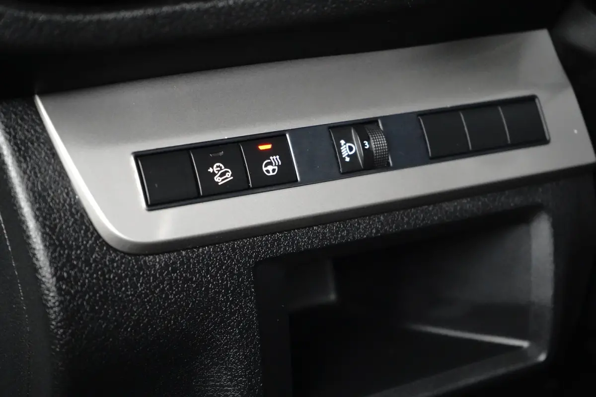 gesloten Bestelwagen Basis L (L3) AUTOMAAT - BETIMMERING - NAVI BY APP
