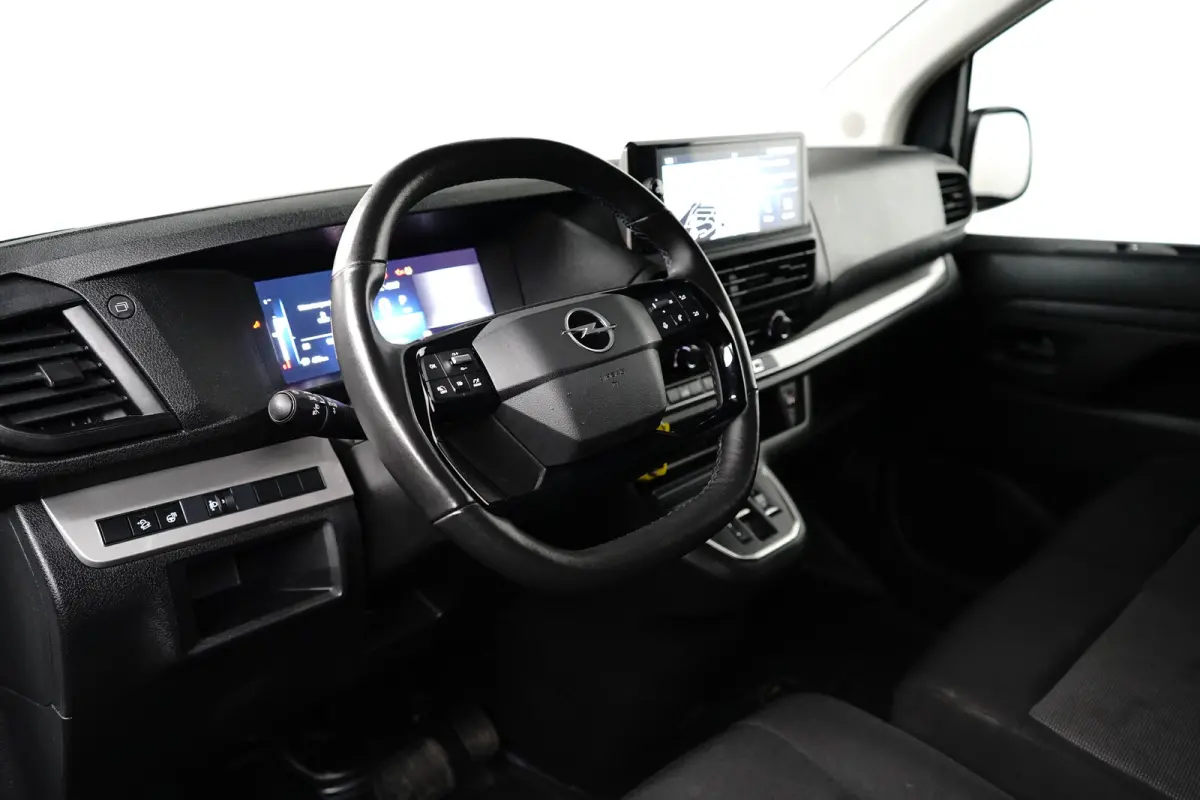gesloten Bestelwagen Basis L (L3) AUTOMAAT - BETIMMERING - NAVI BY APP