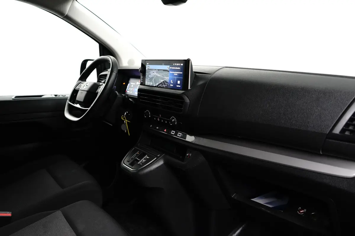 gesloten Bestelwagen Basis L (L3) AUTOMAAT - BETIMMERING - NAVI BY APP