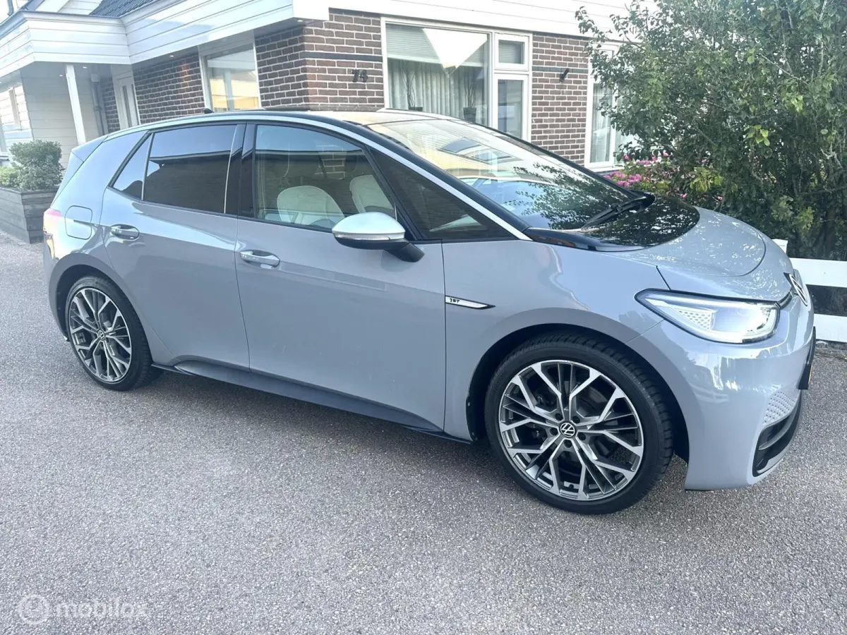 First Plus 58 kWh SOH 91,29% MATRIX LED VERLICHTING ACHTERUITRIJ CAMERA STEUNHAAK CARPLAY ADAPTIVE CRUISE CONTROLE!!