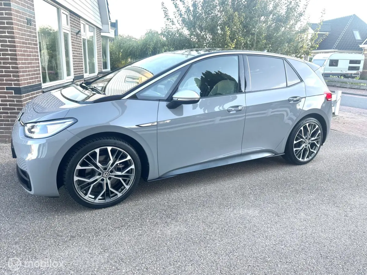 First Plus 58 kWh SOH 91,29% MATRIX LED VERLICHTING ACHTERUITRIJ CAMERA STEUNHAAK CARPLAY ADAPTIVE CRUISE CONTROLE!!