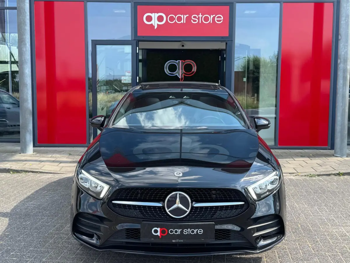 250 e AMG | Panorama | Ambient Lighting | Carplay | Camera | BTW |
