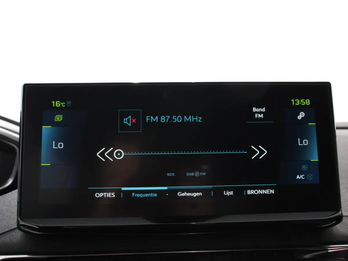 1.6 Hybrid 225PK Allure Pack Navigatie Apple Carplay/Android Auto Camera Parkeersensoren Adaptive Cruise Control Dodehoek assistent Stoelverwarming Climate Control Virtual Cockpit  Lichtmeta