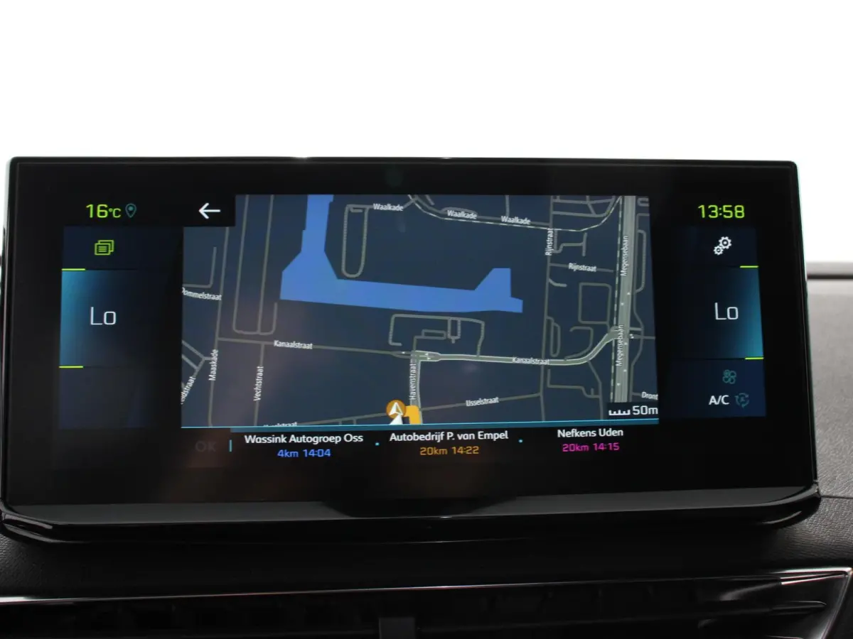 1.6 Hybrid 225PK Allure Pack Navigatie Apple Carplay/Android Auto Camera Parkeersensoren Adaptive Cruise Control Dodehoek assistent Stoelverwarming Climate Control Virtual Cockpit  Lichtmeta