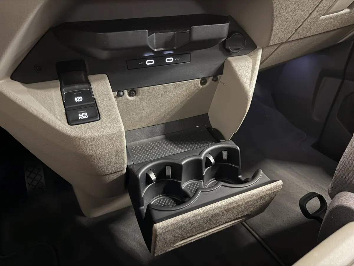 1.4 eHybrid Life 7p. TREKHAAK/ACC/ELECTR.SCHUIFDEUREN/SOH 92%/CAMERA/17"/CARPLAY/STOEL+STUURVERW/ELECTR.A.KLEP/PRIVACY/REFLEXSILBER/VOLLEDIG VW DEALER HISTORIE