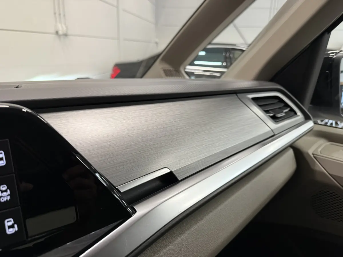 1.4 eHybrid Life 7p. TREKHAAK/ACC/ELECTR.SCHUIFDEUREN/SOH 92%/CAMERA/17"/CARPLAY/STOEL+STUURVERW/ELECTR.A.KLEP/PRIVACY/REFLEXSILBER/VOLLEDIG VW DEALER HISTORIE