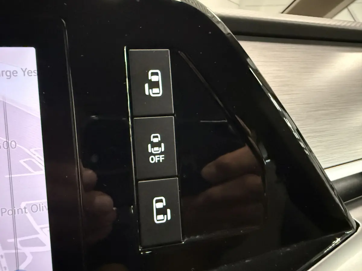 1.4 eHybrid Life 7p. TREKHAAK/ACC/ELECTR.SCHUIFDEUREN/SOH 92%/CAMERA/17"/CARPLAY/STOEL+STUURVERW/ELECTR.A.KLEP/PRIVACY/REFLEXSILBER/VOLLEDIG VW DEALER HISTORIE