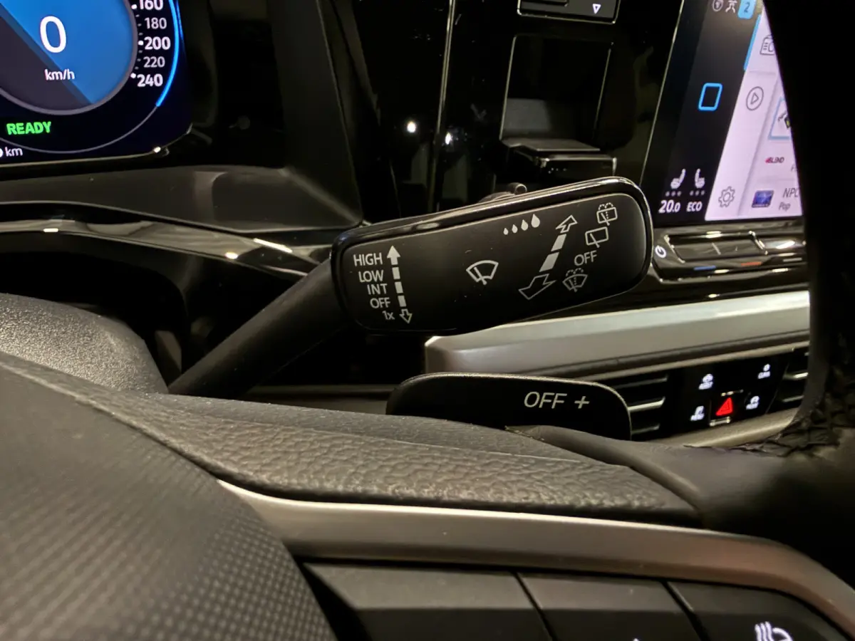 1.4 eHybrid Life 7p. TREKHAAK/ACC/ELECTR.SCHUIFDEUREN/SOH 92%/CAMERA/17"/CARPLAY/STOEL+STUURVERW/ELECTR.A.KLEP/PRIVACY/REFLEXSILBER/VOLLEDIG VW DEALER HISTORIE