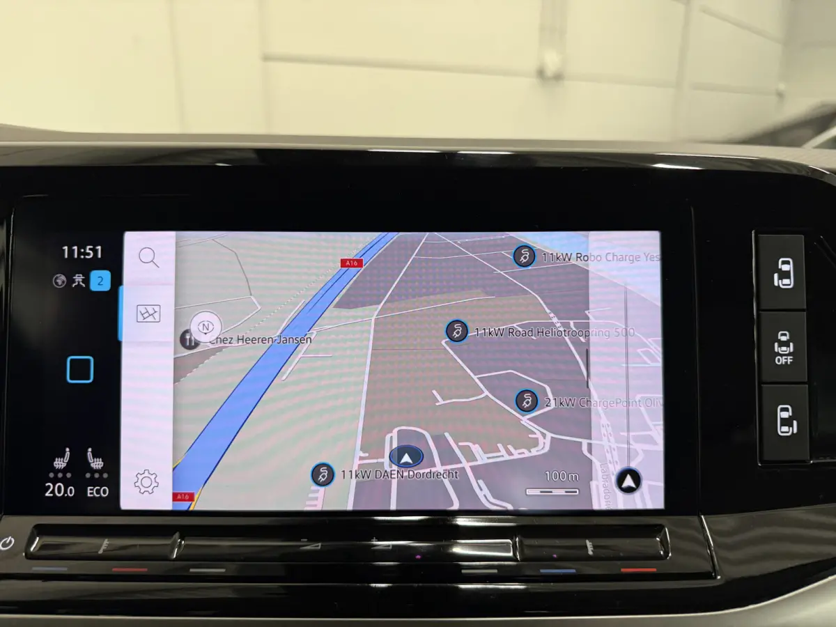 1.4 eHybrid Life 7p. TREKHAAK/ACC/ELECTR.SCHUIFDEUREN/SOH 92%/CAMERA/17"/CARPLAY/STOEL+STUURVERW/ELECTR.A.KLEP/PRIVACY/REFLEXSILBER/VOLLEDIG VW DEALER HISTORIE