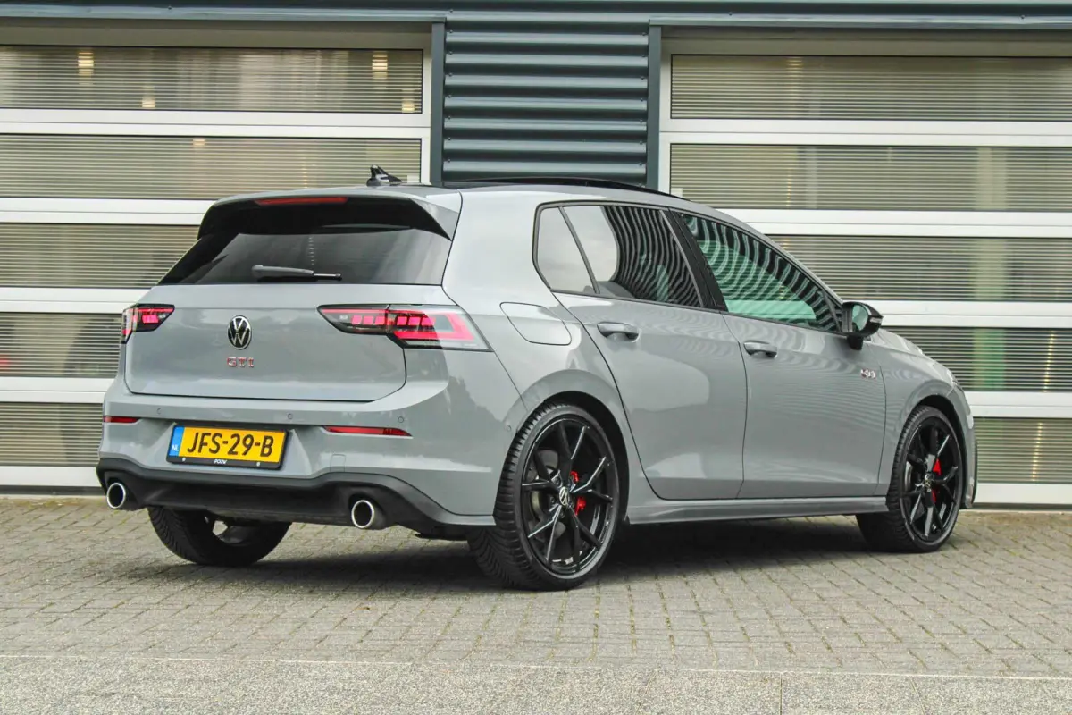 GTI 2.0 TSI 265pk DSG | DCC Onderstel | Panoramadak | Camera | 19" Estoril Velgen