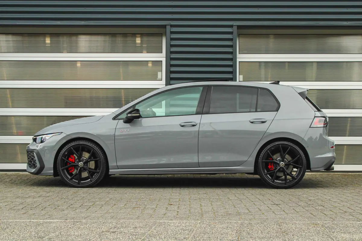 GTI 2.0 TSI 265pk DSG | DCC Onderstel | Panoramadak | Camera | 19" Estoril Velgen