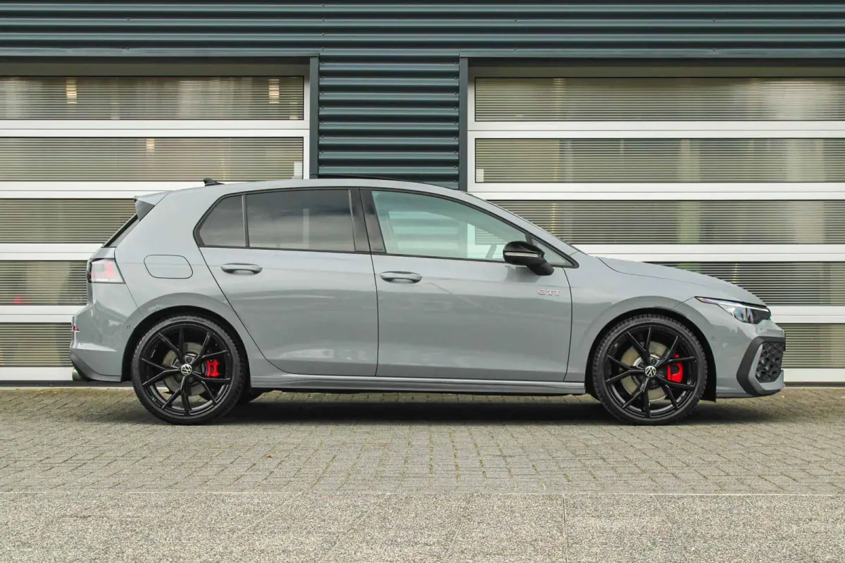 GTI 2.0 TSI 265pk DSG | DCC Onderstel | Panoramadak | Camera | 19" Estoril Velgen