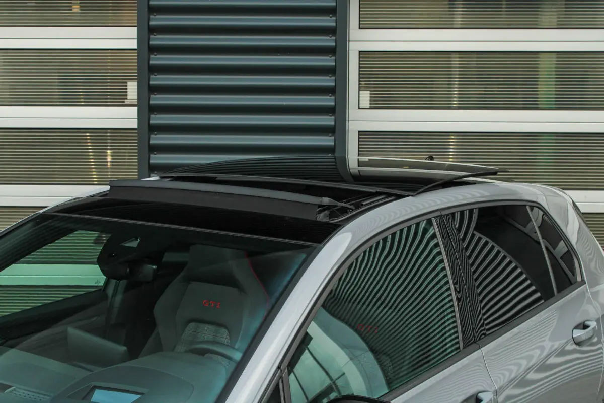 GTI 2.0 TSI 265pk DSG | DCC Onderstel | Panoramadak | Camera | 19" Estoril Velgen