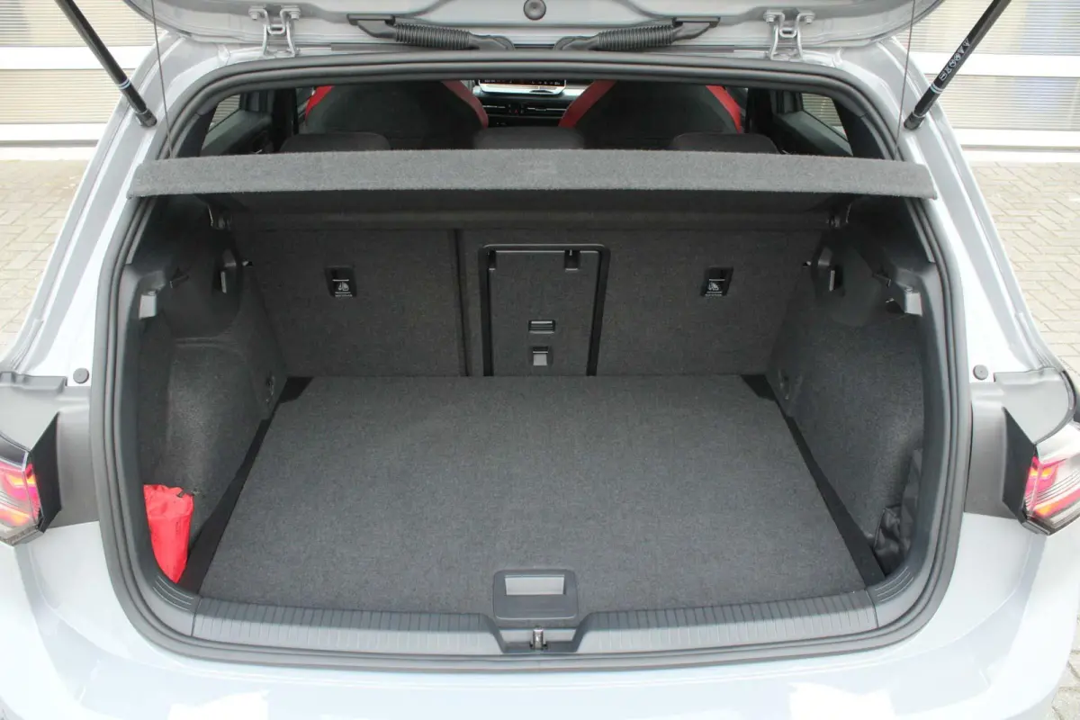 GTI 2.0 TSI 265pk DSG | DCC Onderstel | Panoramadak | Camera | 19" Estoril Velgen