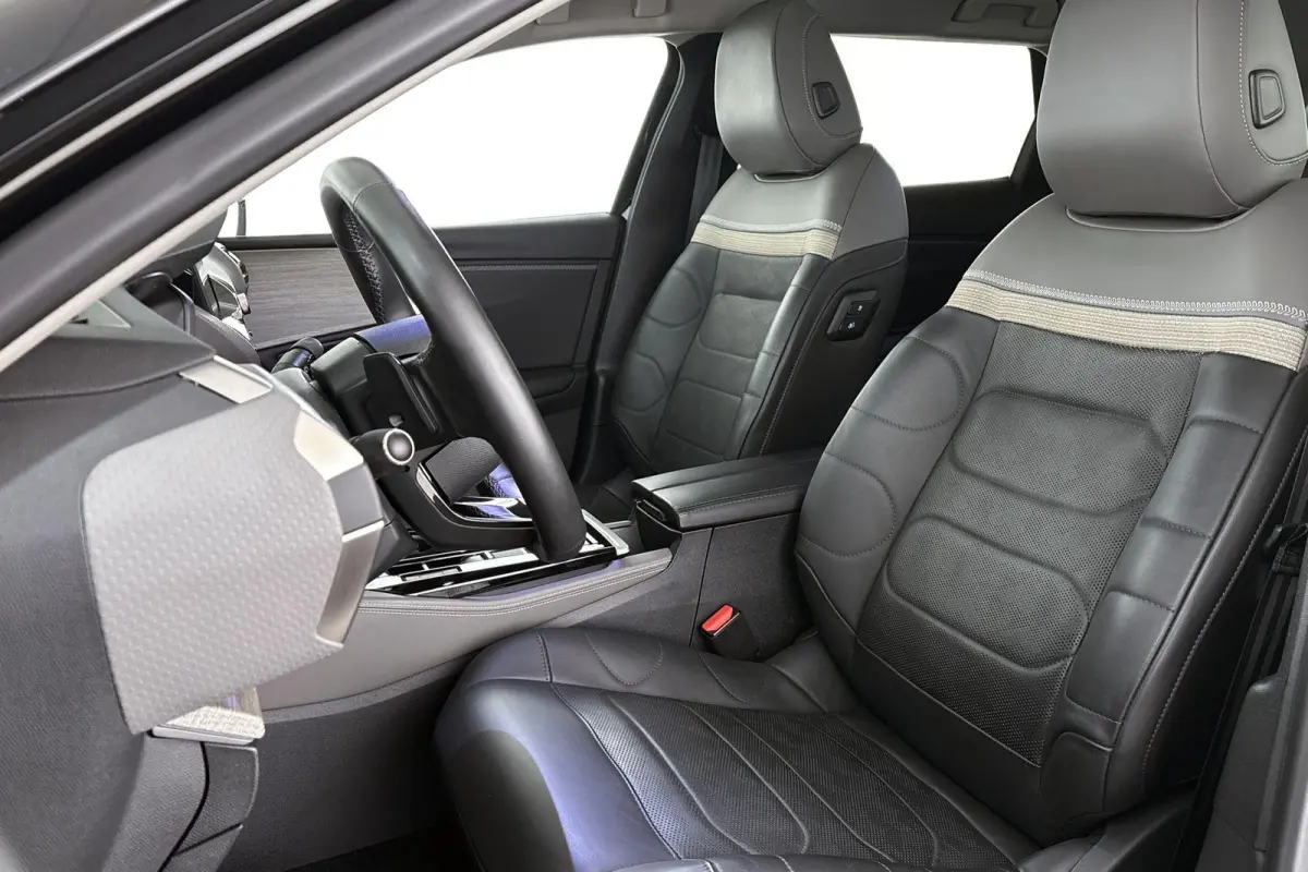 Shine 1.6 PHEV 225 pk Pano Schuifdak Massagestoelen Memory Keyless