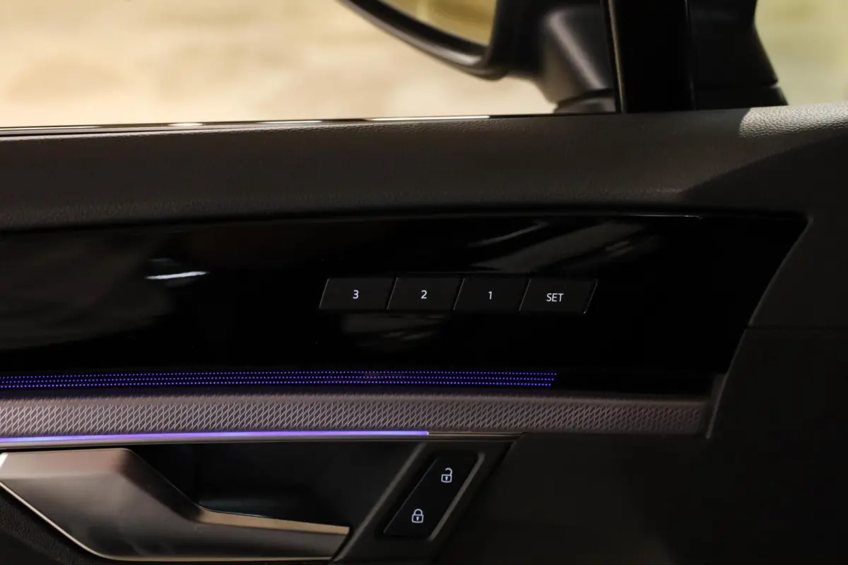 3.0 TSi 4MOTION R|Massage|Pano|HUD|Trekhaak|
