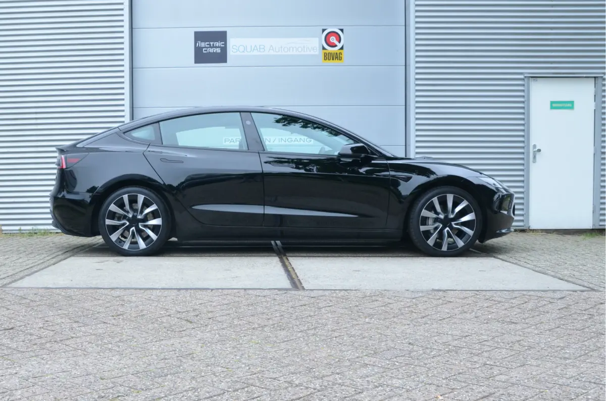 Premium Long Range AWD 78 kWh Highland, AutoPilot4.0 (FSD 99,- p/mnd) 19" Alu