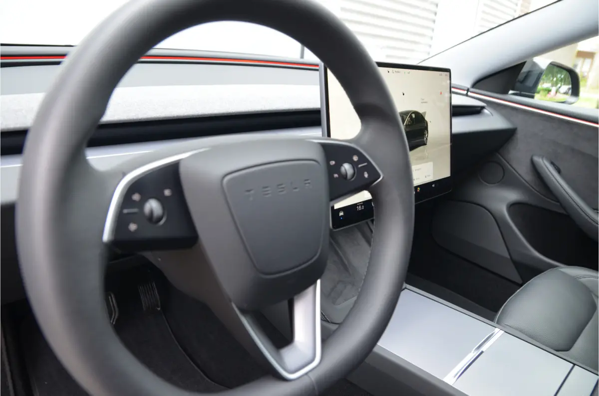 Premium Long Range AWD 78 kWh Highland, AutoPilot4.0 (FSD 99,- p/mnd) 19" Alu