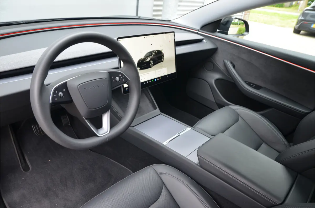 Premium Long Range AWD 78 kWh Highland, AutoPilot4.0 (FSD 99,- p/mnd) 19" Alu